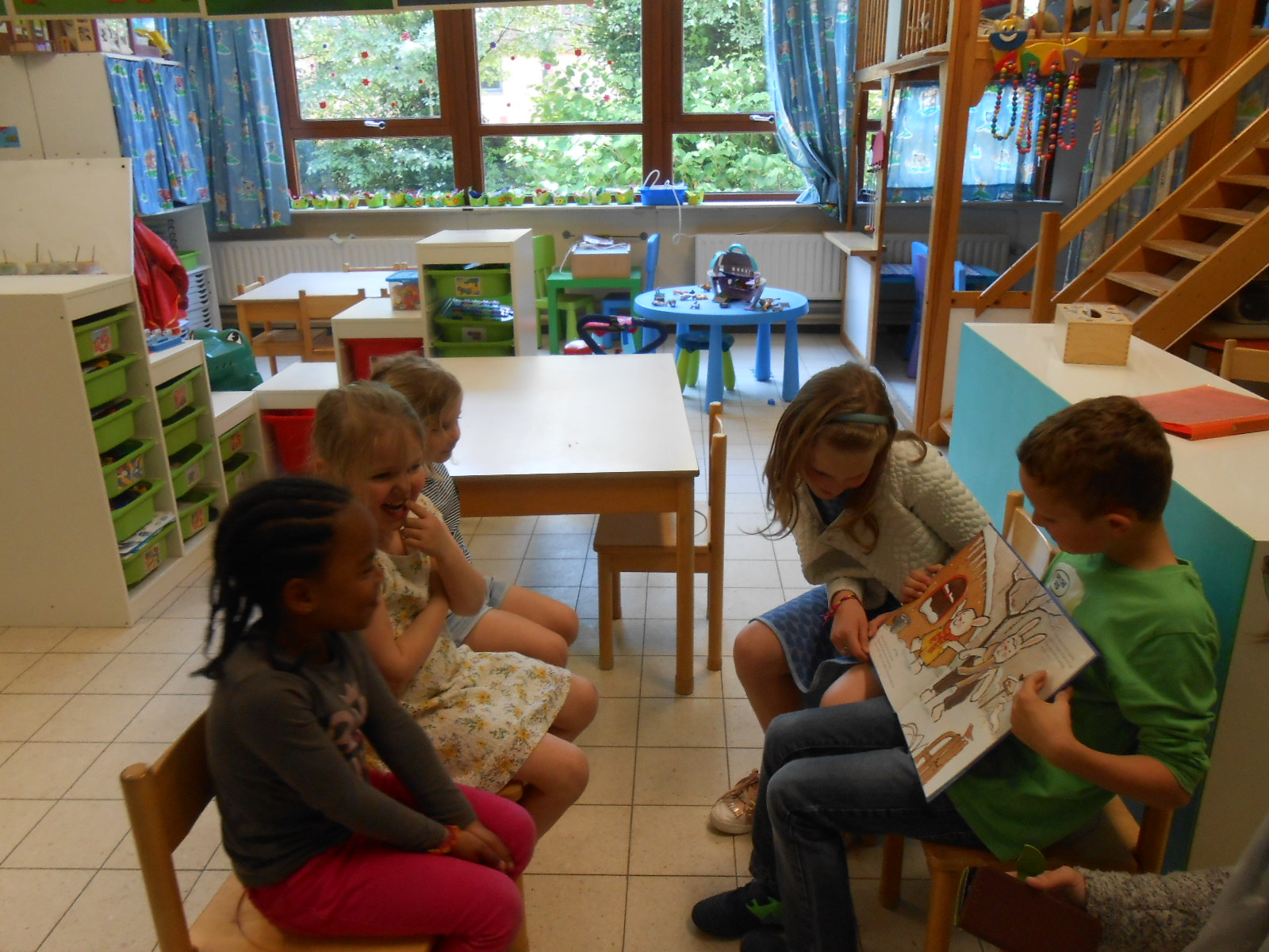 voorlezen in de kleuterschool